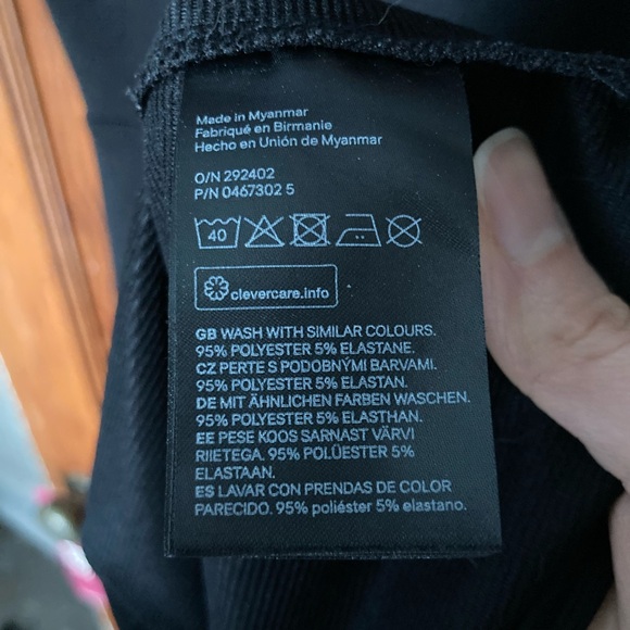 Black Sleeveless Skater Dress 🖤✨🖤👯♀️✨ - Picture 3 of 7